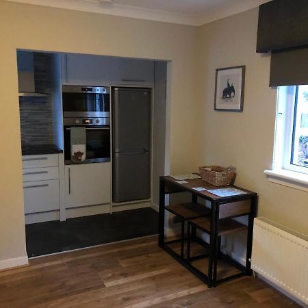 Ideally Located Modern Flat Troon Exterior foto