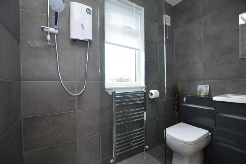 Ideally Located Modern Flat Troon Exterior foto
